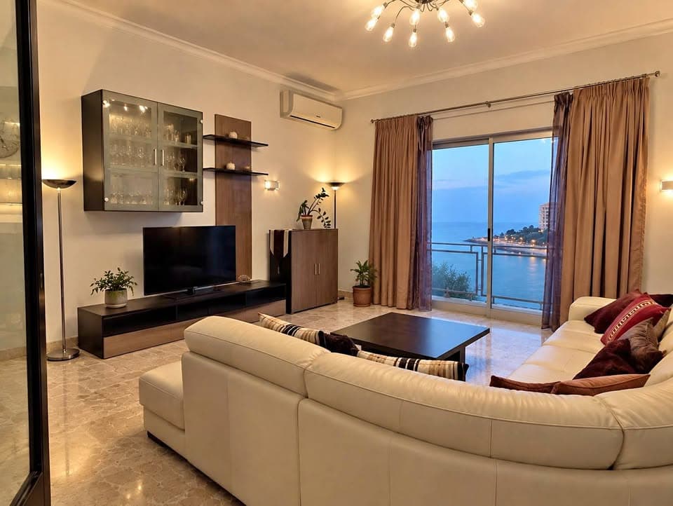 Two Bedroom Apartment with Sea Views in Sliema - thumbnail 2