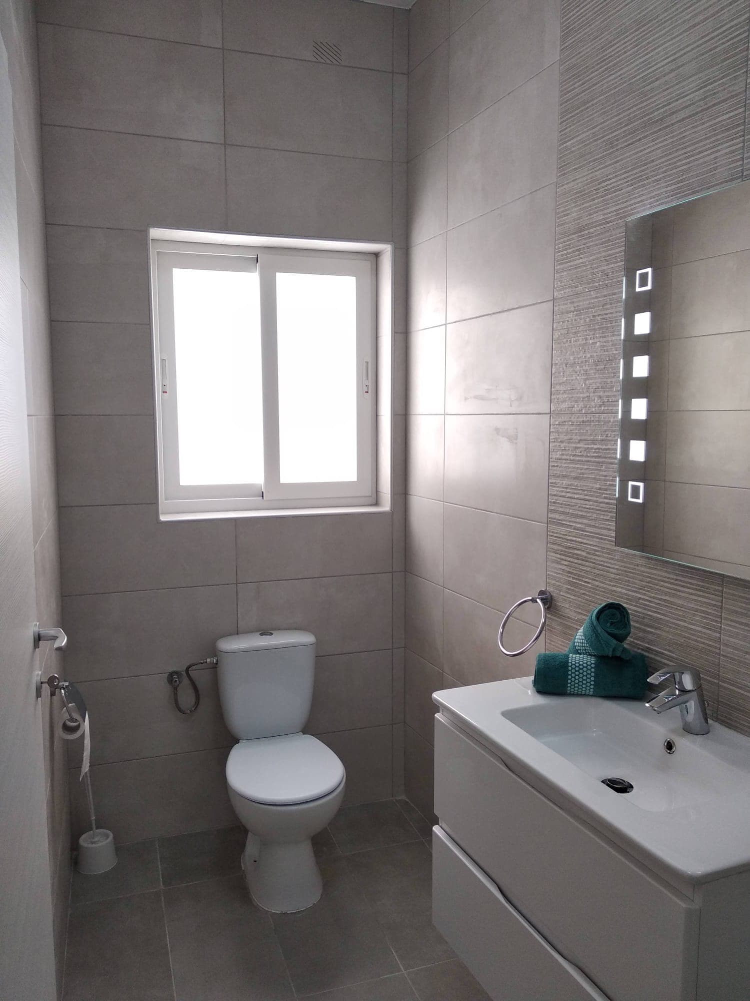 Two Double Bedroom Seafront Apartment in Marsaskala - thumbnail 12