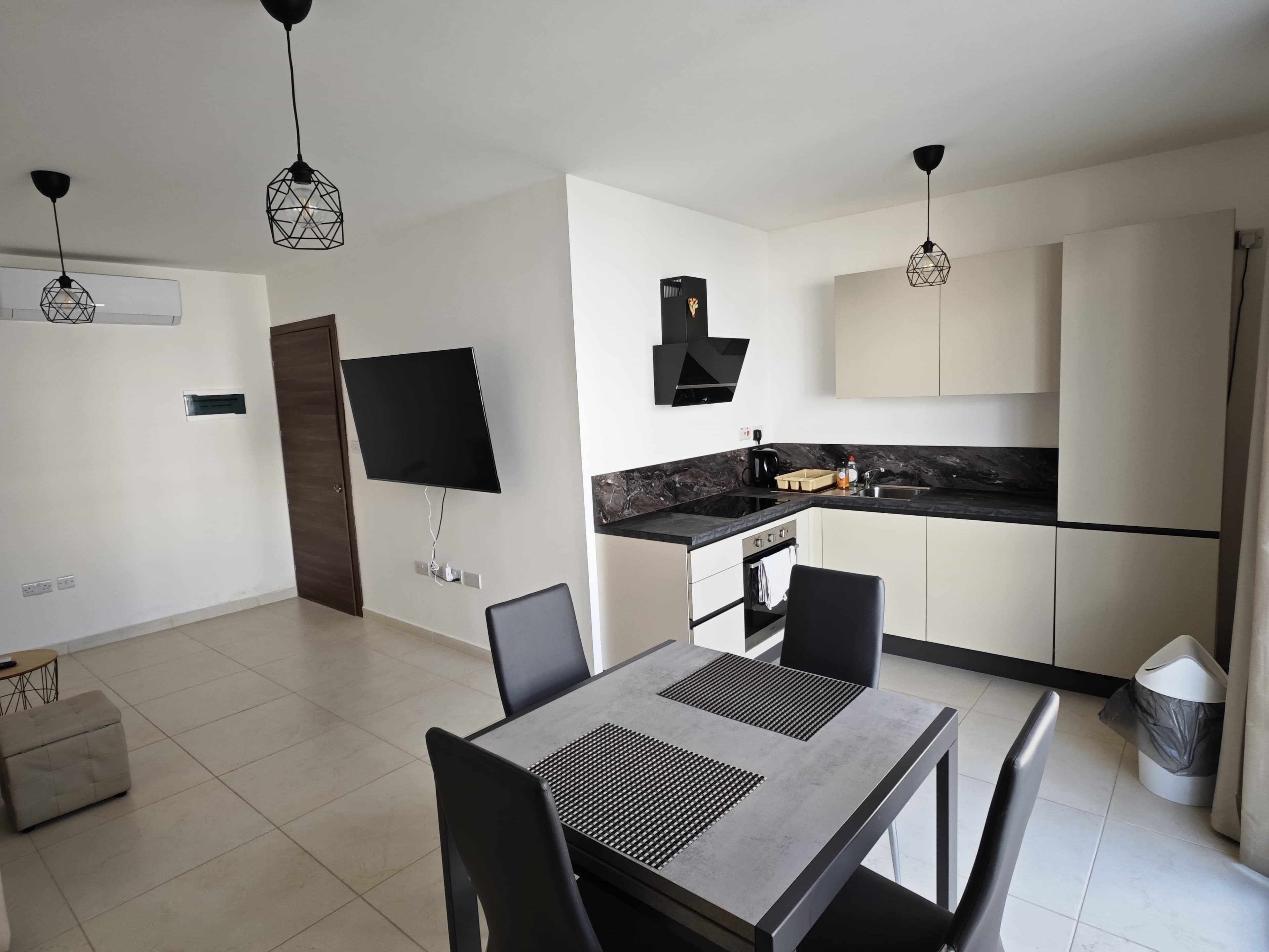Apartment in Gzira - Photo 1 of 12