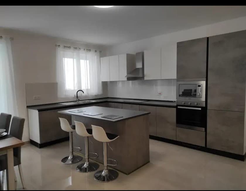 Apartment in St. Julians - Photo 1 of 13