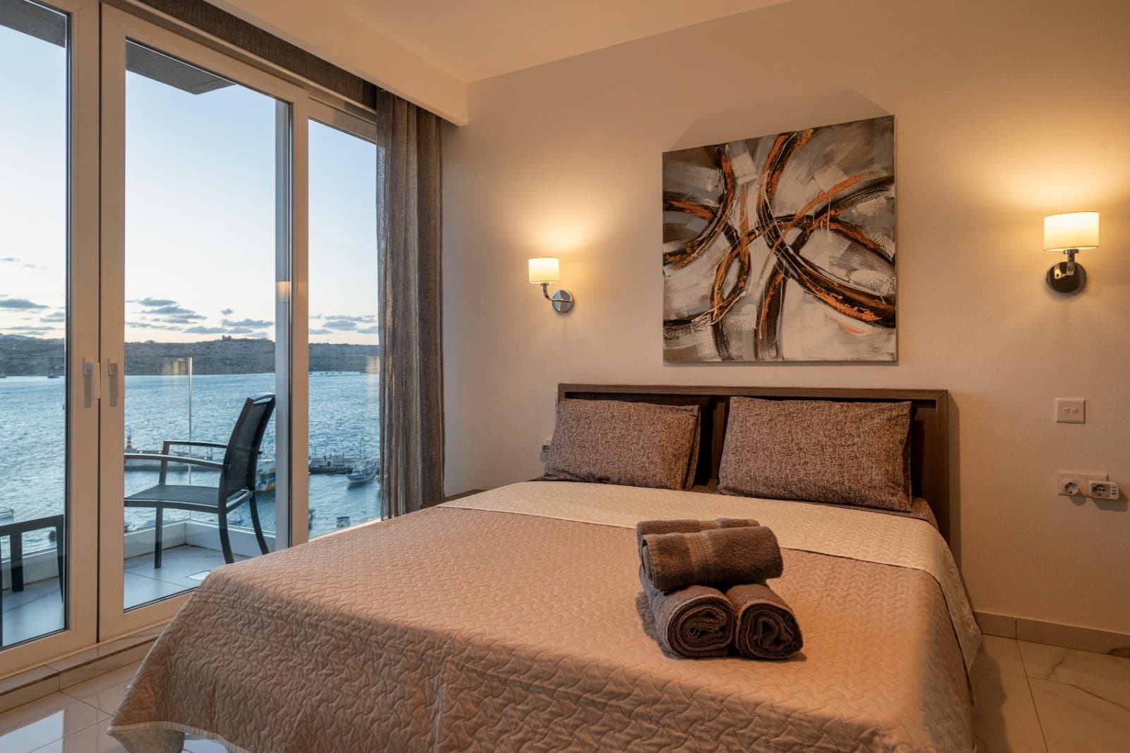 One Bedroom Seafront Duplex Penthouse in St Paul's Bay - thumbnail 15