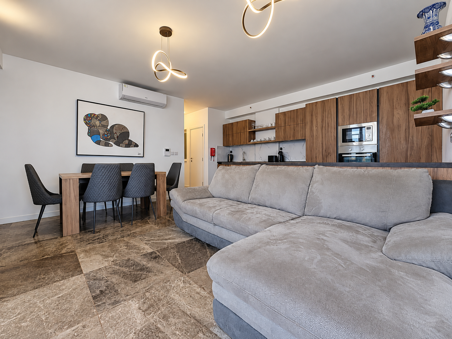 Two Bedroom Luxury Penthouse with a Rooftop Pool in St Julians - thumbnail 4