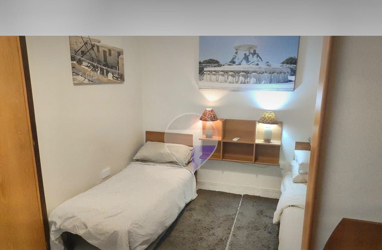 Two Bedroom Apartment with Spacious Backyard - thumbnail 5
