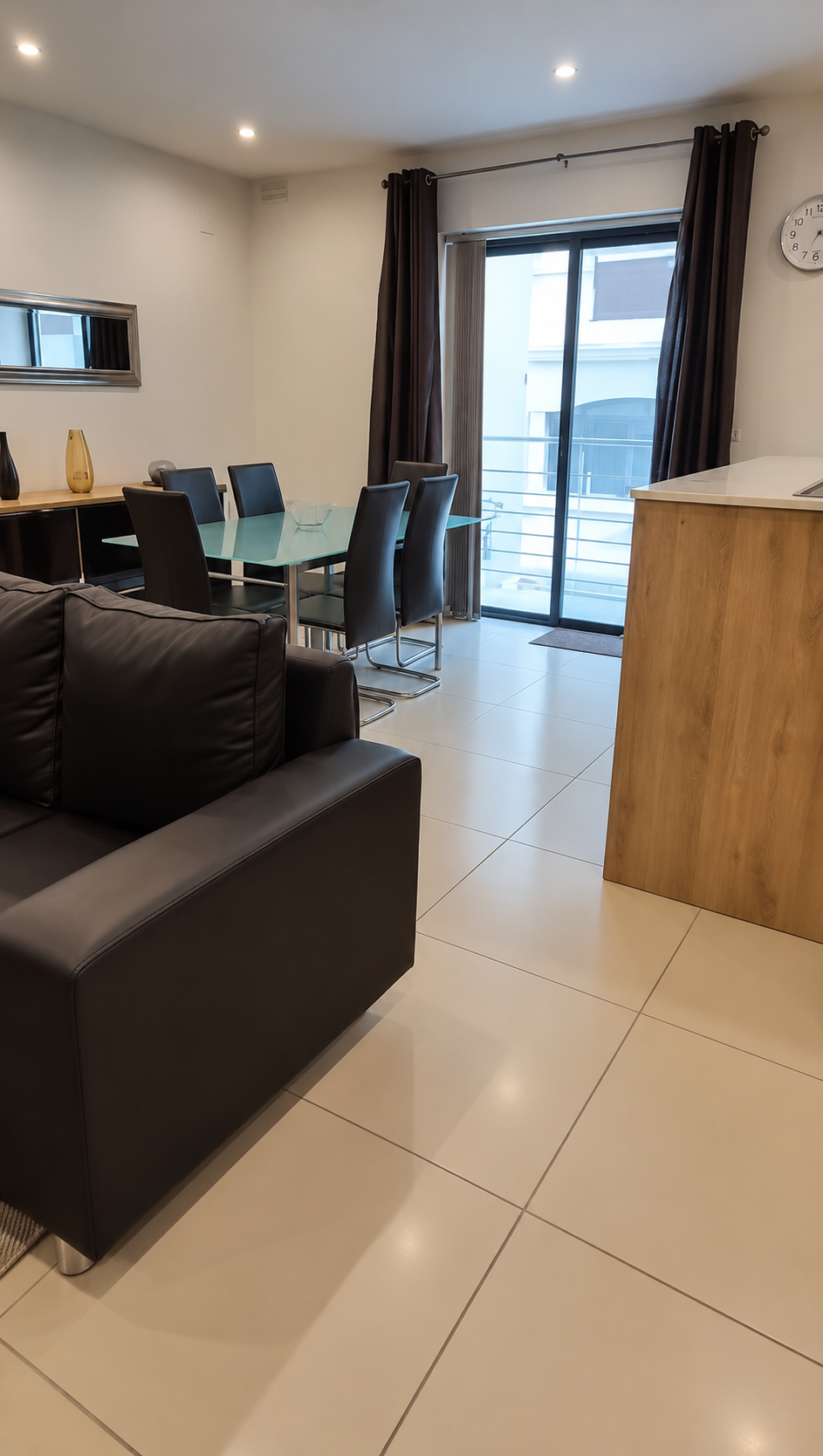 Two Bedroom Apartment in Sliema - thumbnail 2