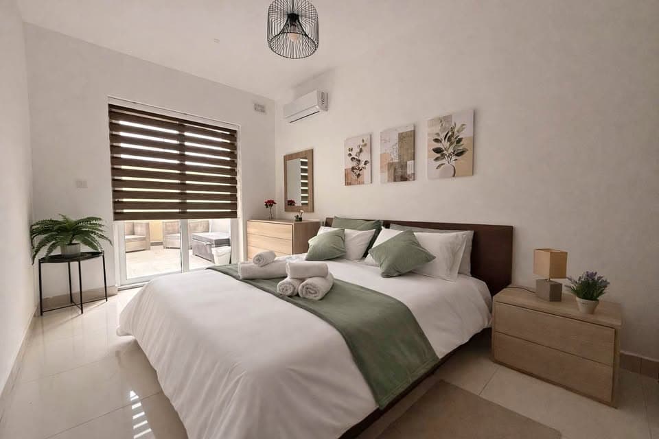 One Bedroom Apartment with a Private Front Porch in Msida - thumbnail 6