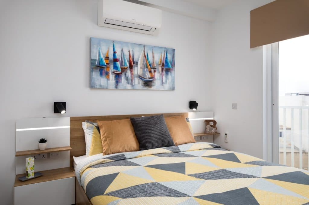 One Bedroom Penthouse with a Large Front Terrace in Hamrun - thumbnail 14