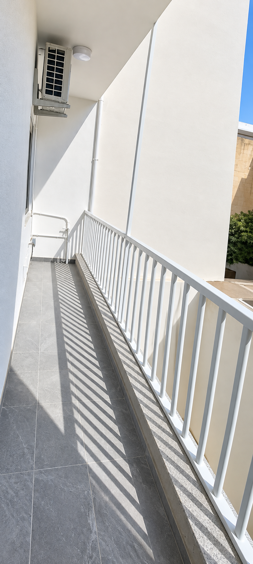 Three Bedroom Apartment with a Balcony in Mosta - thumbnail 5