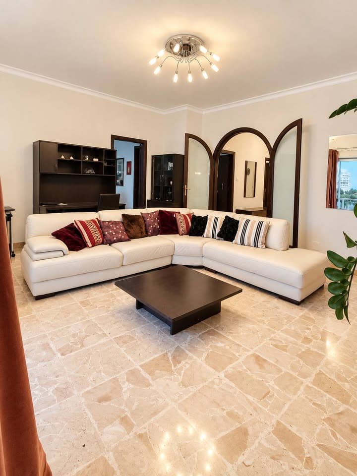 Two Bedroom Apartment with Sea Views in Sliema - thumbnail 3