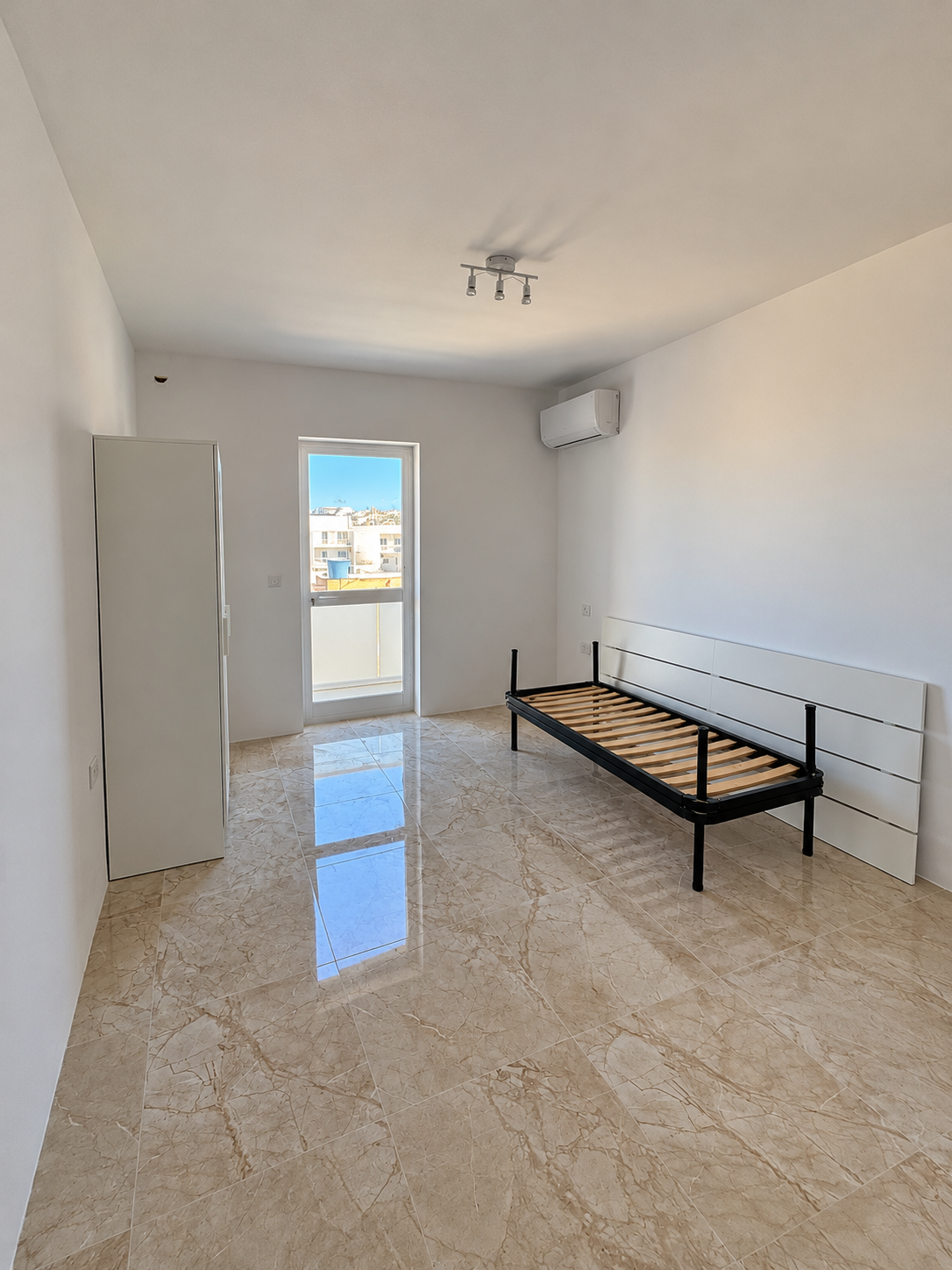 Three Bedroom Penthouse in Mosta - thumbnail 11