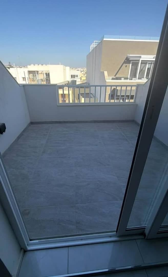 Studio Penthouse in Birkirkara  - thumbnail 2