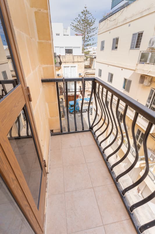 Three Bedroom Apartment with a Private Roof Terrace in Sliema - thumbnail 20