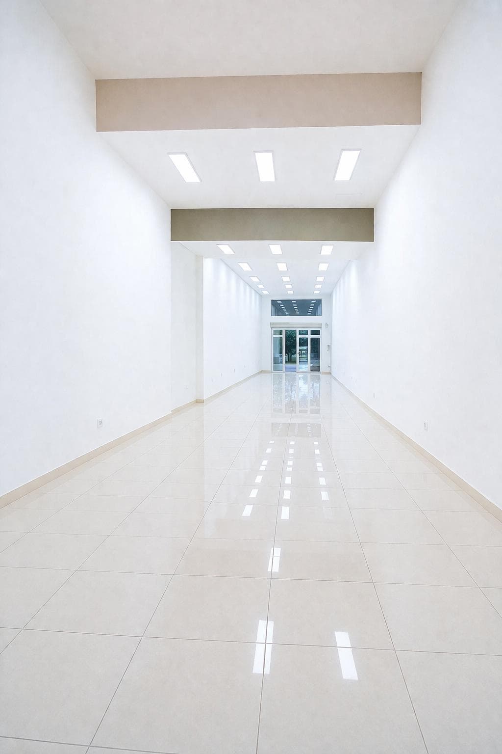Showroom in Msida - Image 1