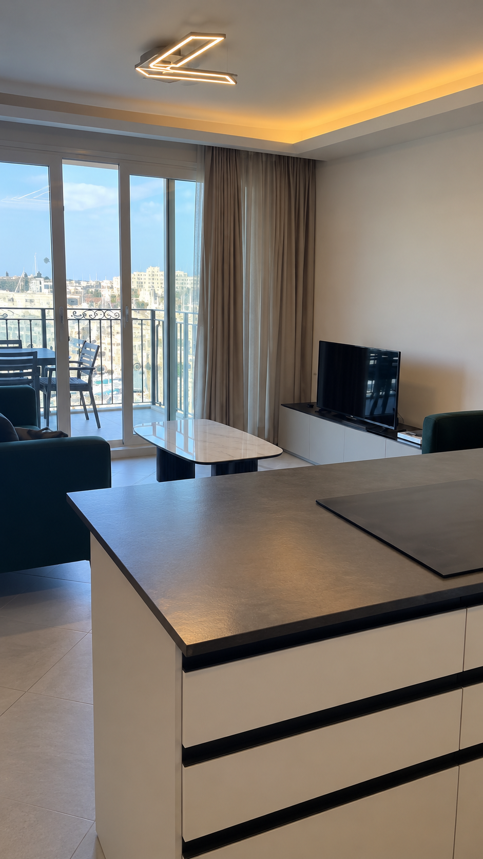 Two Bedroom Seafront Apartment with a Large Terrace in Pieta - thumbnail 4