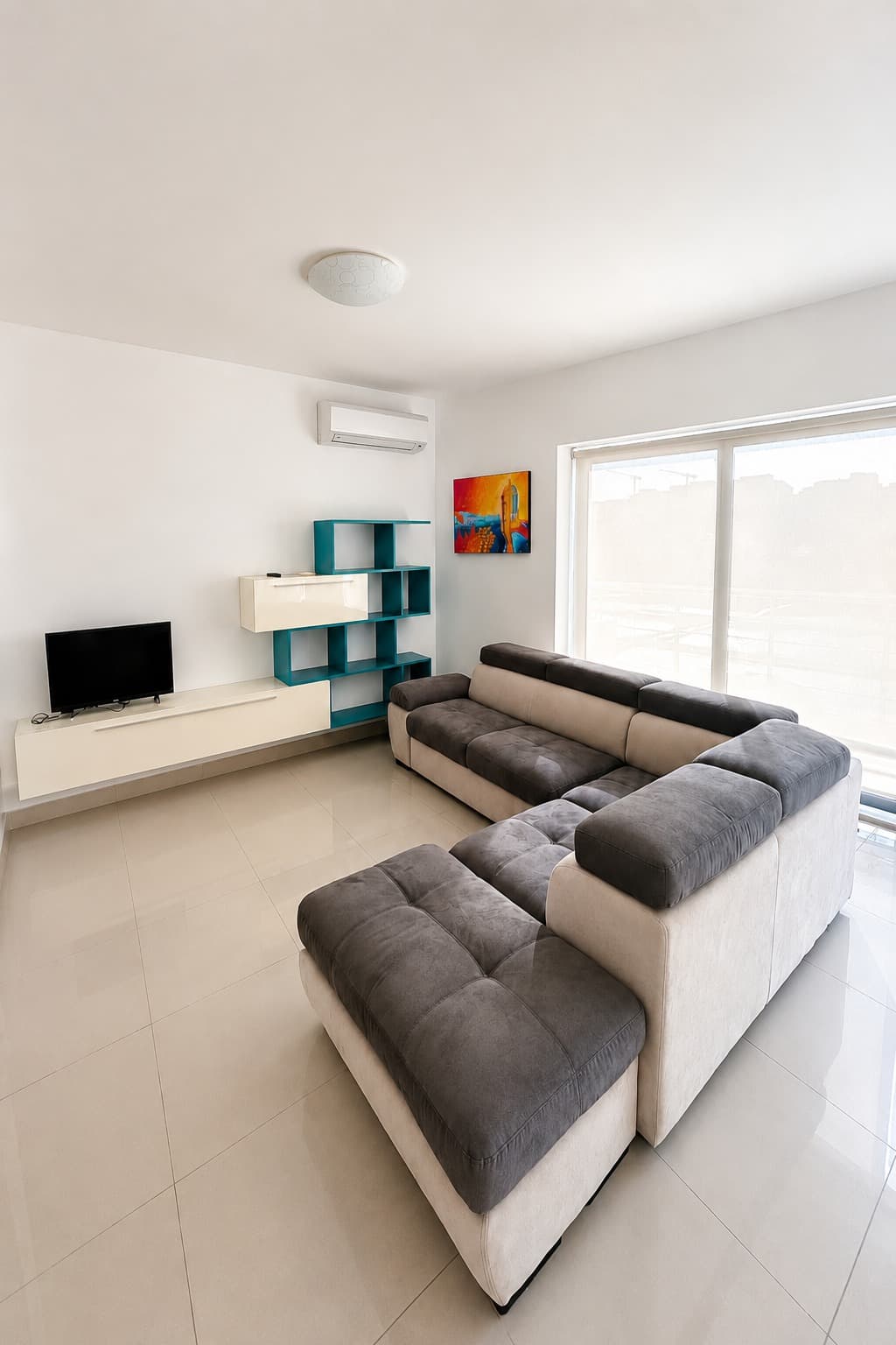 Block of three apartments on the seafront in Salina - thumbnail 4