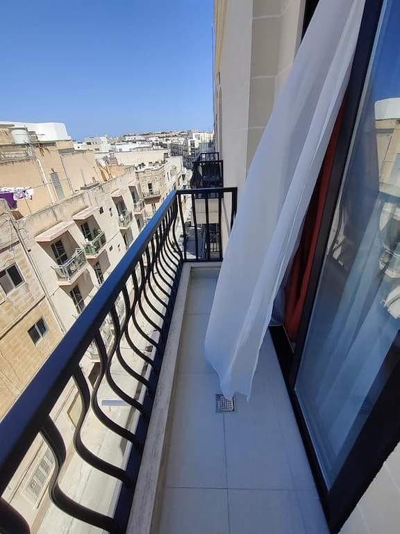 One Bedroom Large Apartment with Terrace in Msida - Image 1