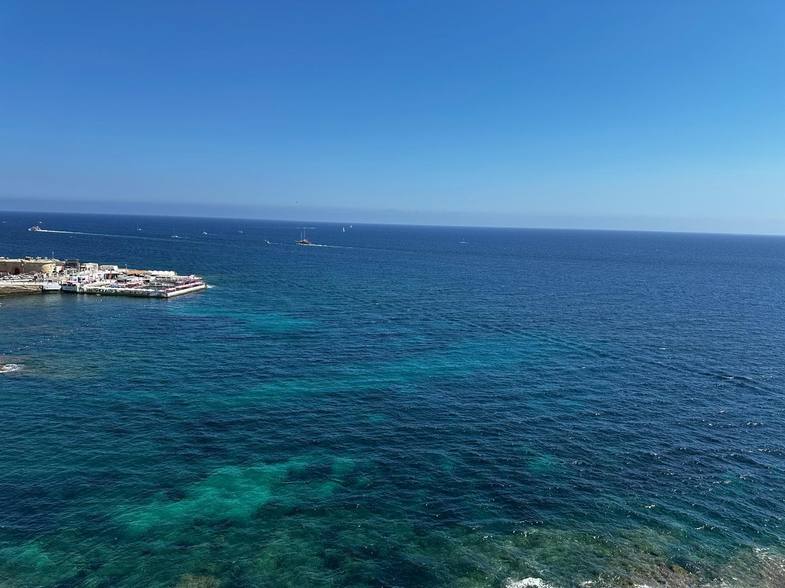 Seafront Apartment in Sliema - thumbnail 3
