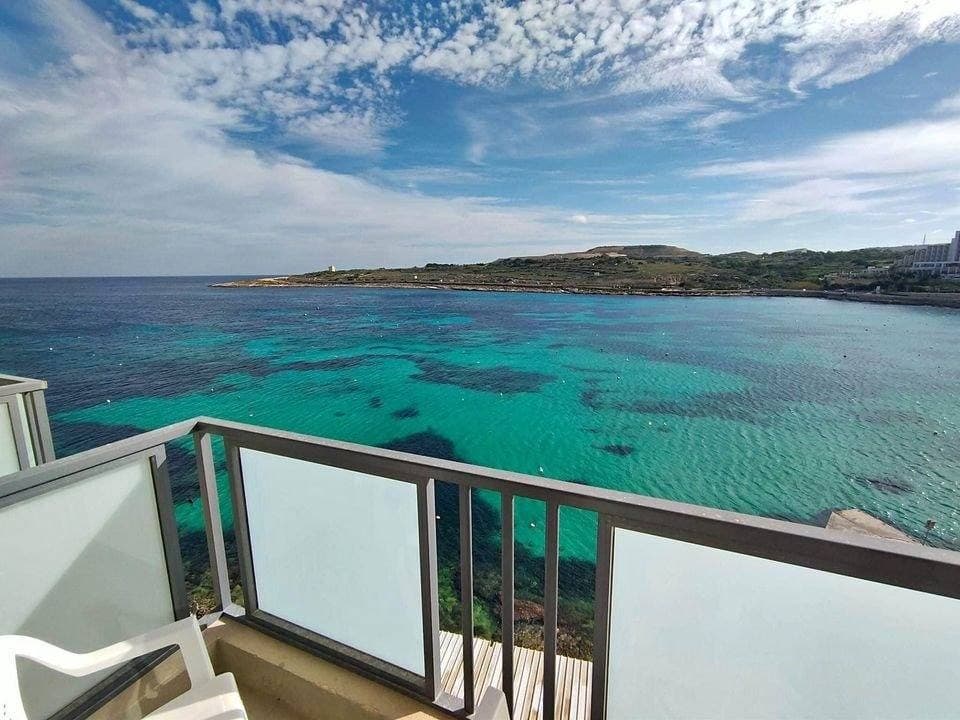 Seafront Apartment in Qawra - Image 1
