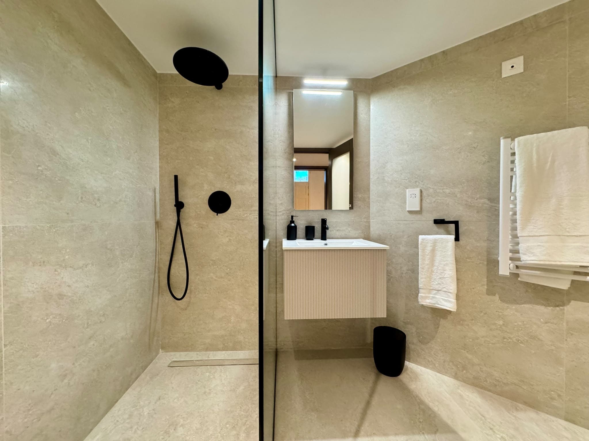 Seafront Duplex Maisonette in Floriana - thumbnail 20