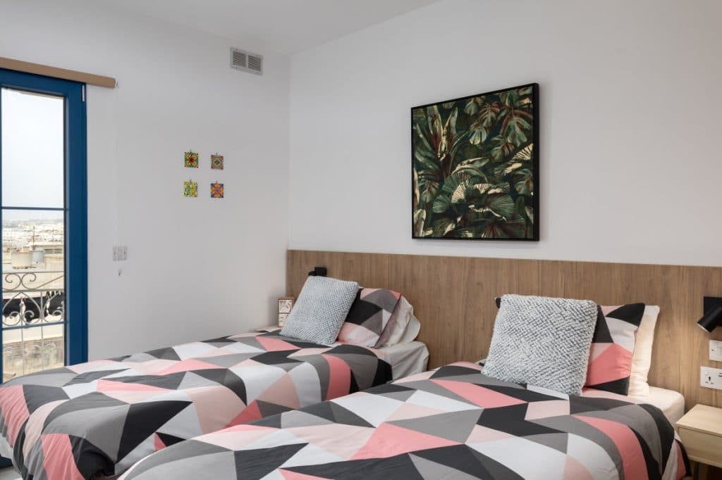 Two Bedroom Apartment with a Balcony in Hamrun - thumbnail 11