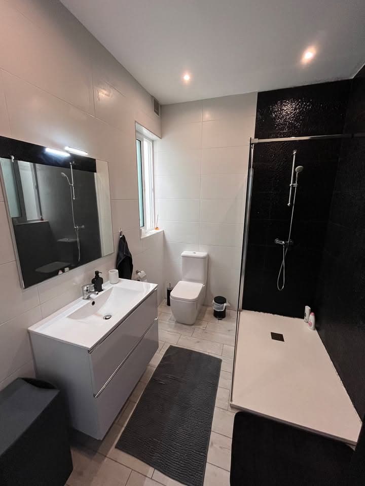 Two Bedroom Penthouse with Large Terraces and Sea Views in Marsaskala - thumbnail 10