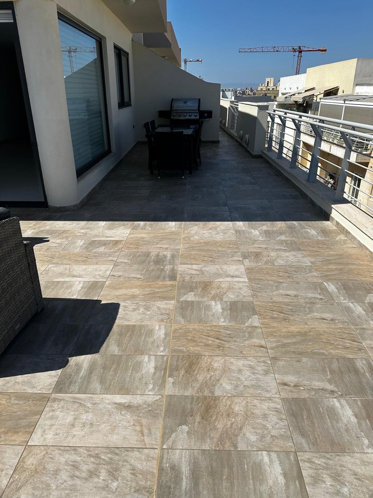 Seafront Apartment in Sliema - thumbnail 9