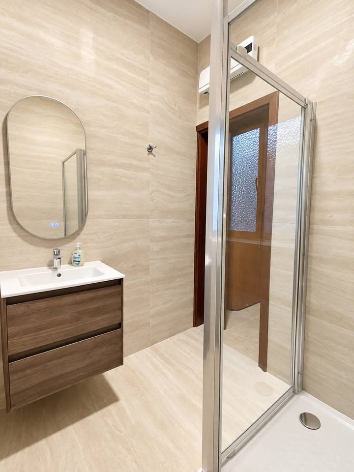 Two Bedroom Apartment with Sea Views in Sliema - thumbnail 10