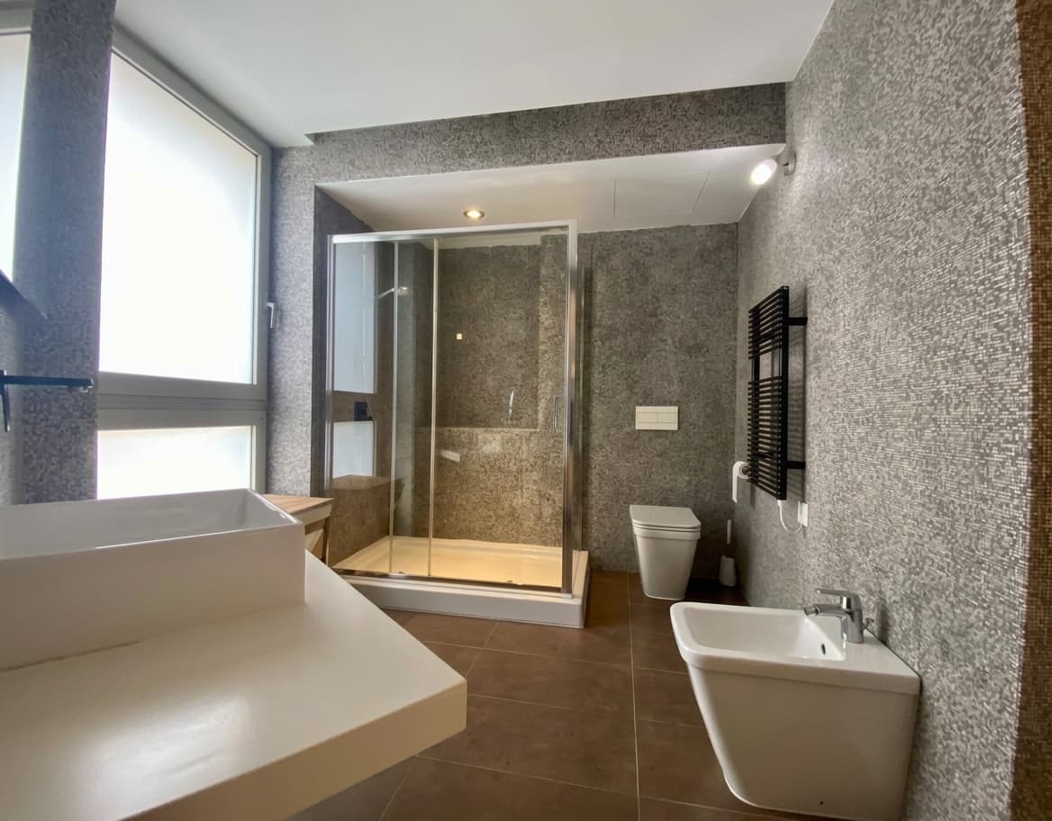 Three Bedroom Luxury Townhouse with a Roof Terrace in Sliema  - thumbnail 11