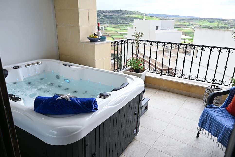 Apartment in Manikata - Image 1