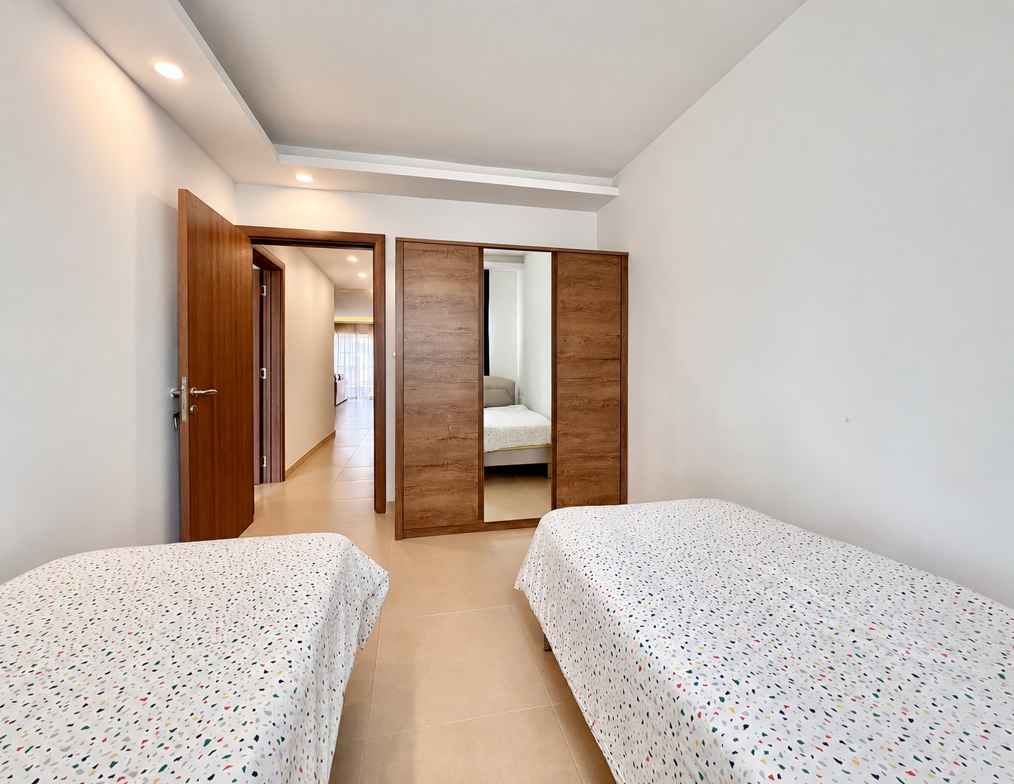 Two Bedroom Apartment with Balcony in San Gwann - thumbnail 10