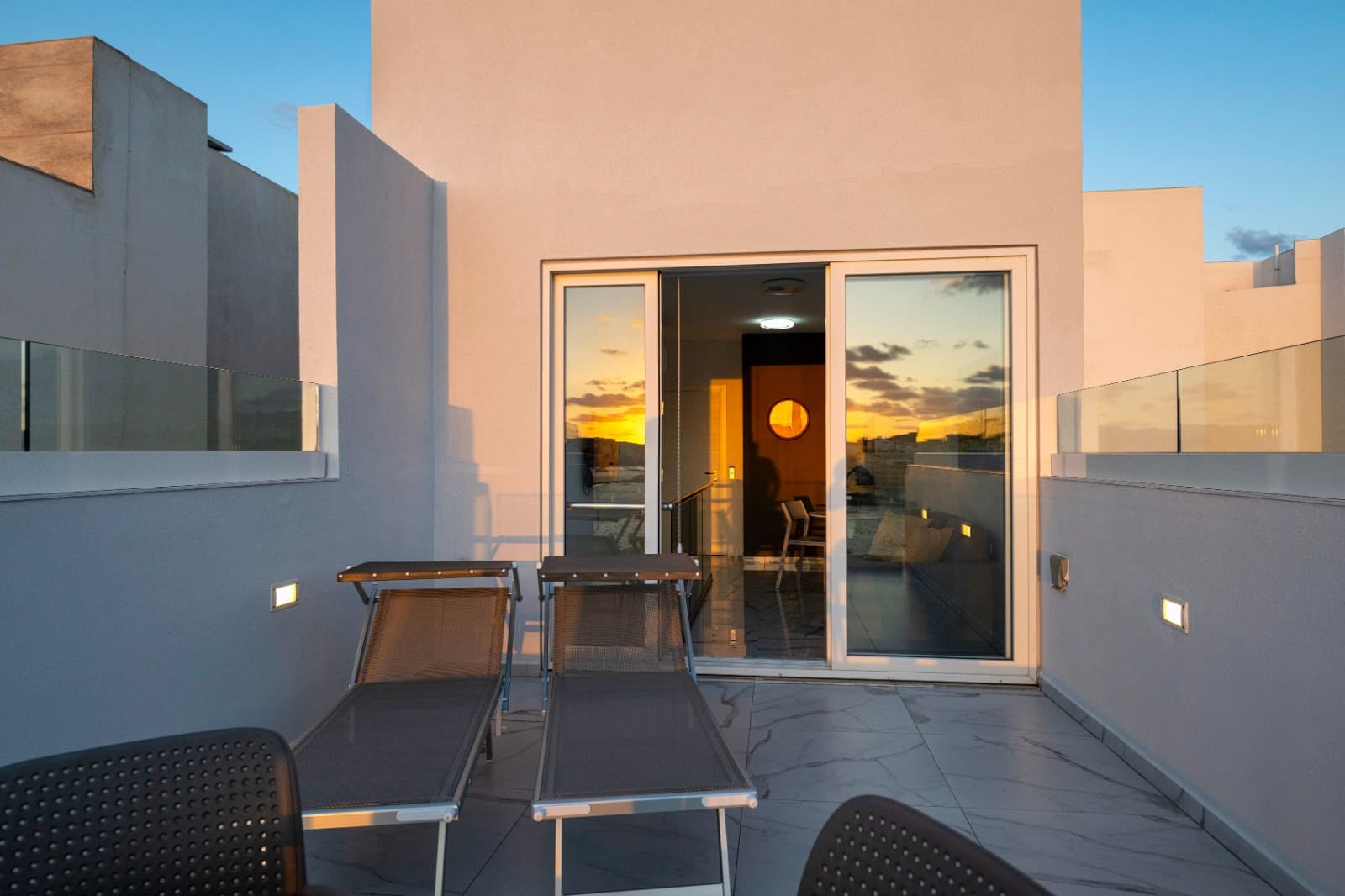 One Bedroom Seafront Duplex Penthouse in St Paul's Bay - thumbnail 4