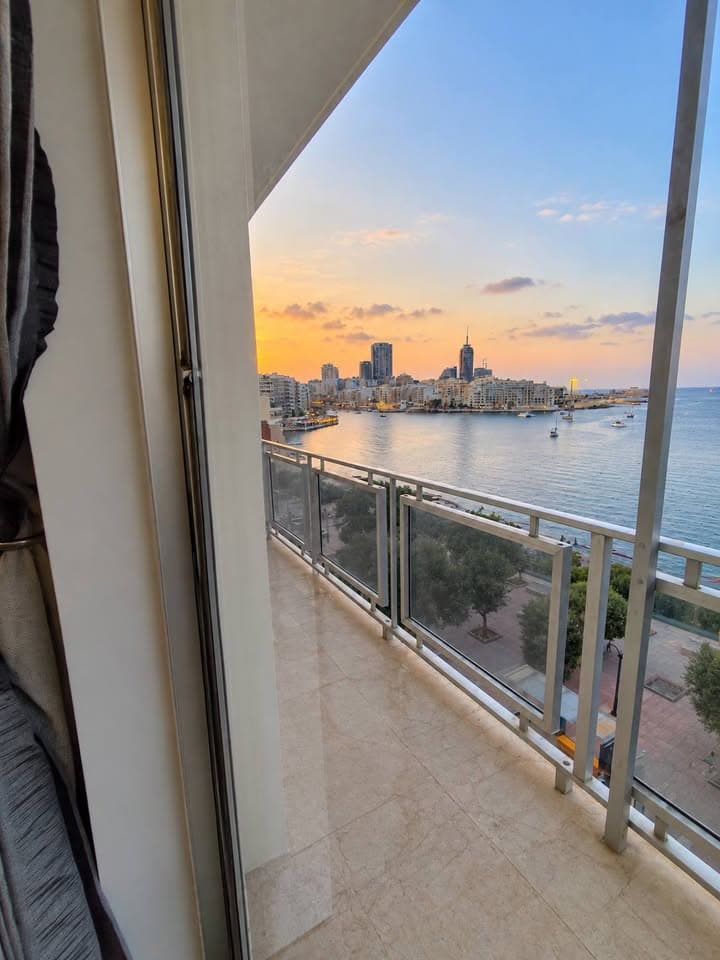 Two Bedroom Apartment with Sea Views in Sliema - Image 1