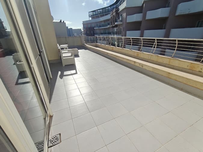 Two Bedroom Seafront Penthouse with Large Terrace in Qawra - thumbnail 9