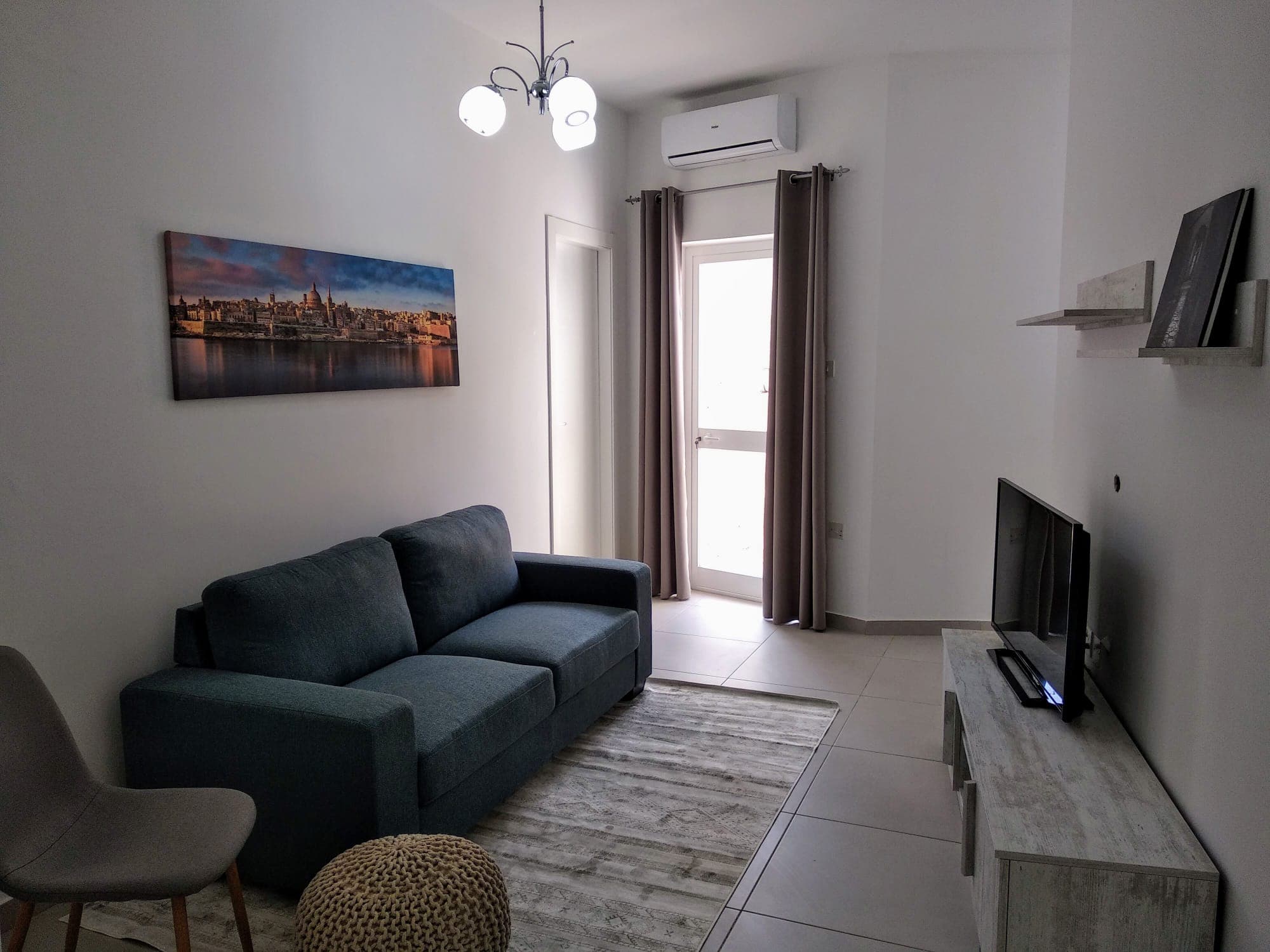 Two Double Bedroom Seafront Apartment in Marsaskala - Image 1