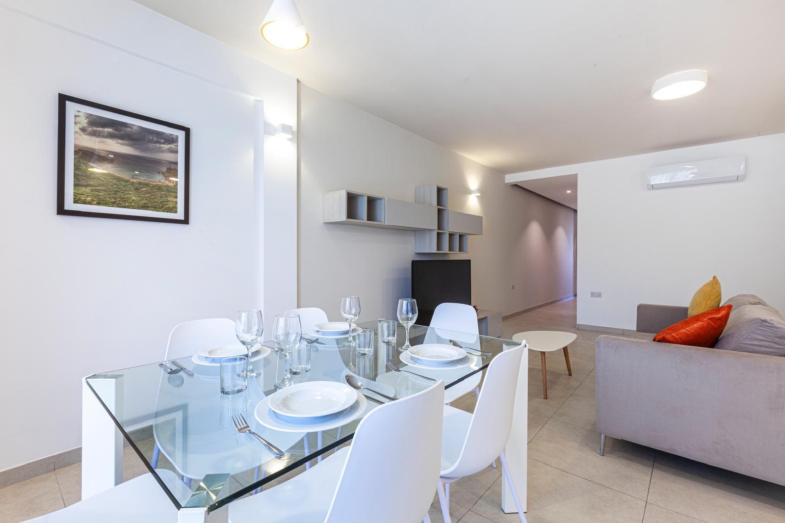 Two Bedroom Modern Apartment in Mgarr - thumbnail 5