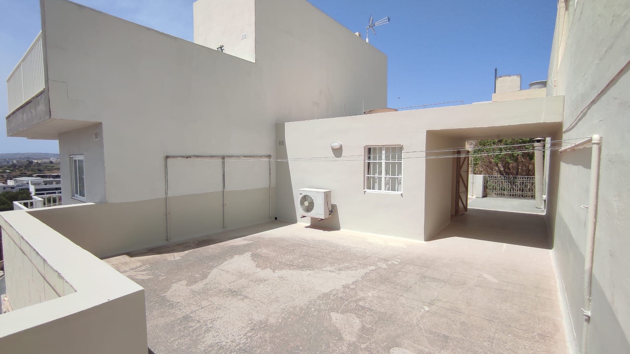 Three Bedrrom House with Unobstructed Country Views in Naxxar - thumbnail 25