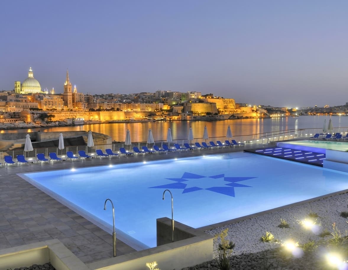 Three Bedroom Luxury Townhouse with a Roof Terrace in Sliema  - Image 1