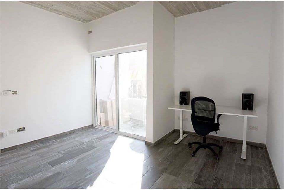 Four Bedroom Townhouse with Two Roof Terraces in Sliema - thumbnail 3