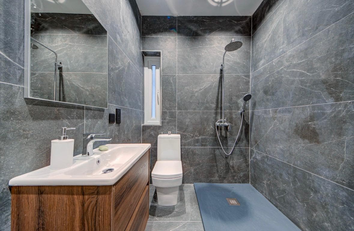 Two Bedroom Maisonette with a Walk-in Wardrobe in Birkirkara  - thumbnail 25