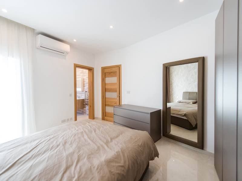 Seafront Apartment in Ta Xbiex  - thumbnail 9