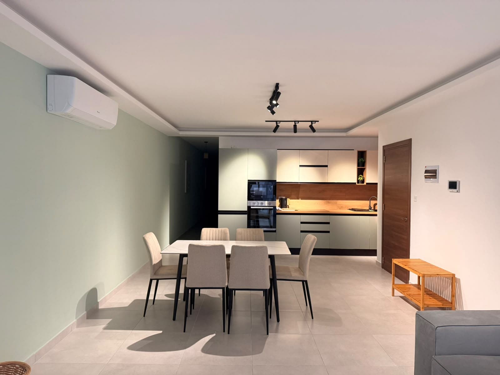 Two Bedroom Apartment with Outdoor Space in St Paul's Bay - thumbnail 3