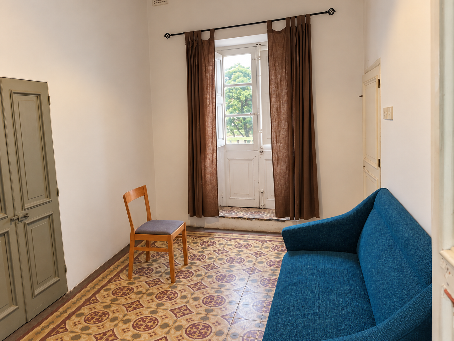 Three Bedroom Apartment in Floriana - Image 1