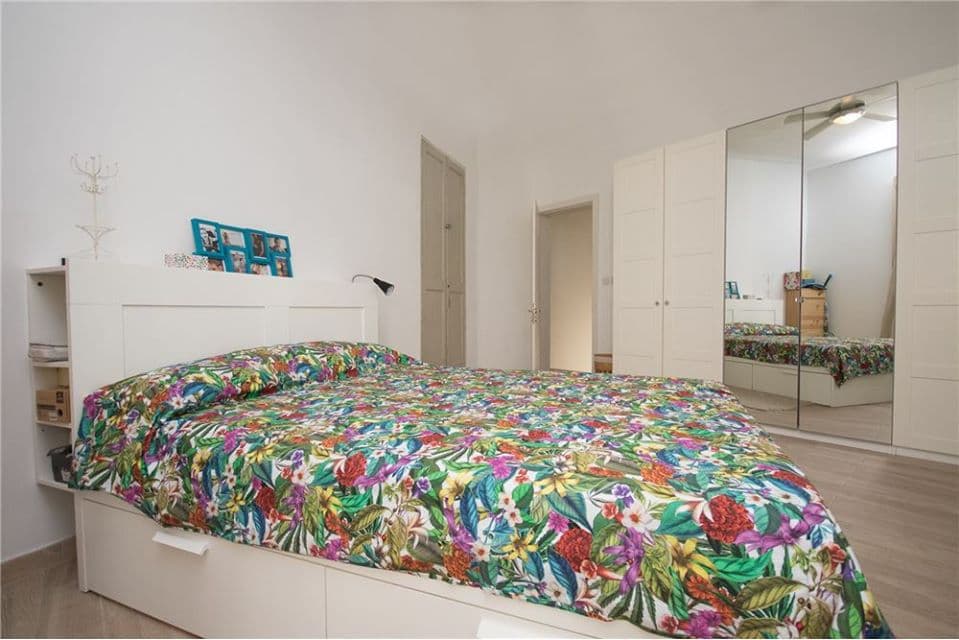 Four Bedroom Townhouse with Two Roof Terraces in Sliema - thumbnail 7