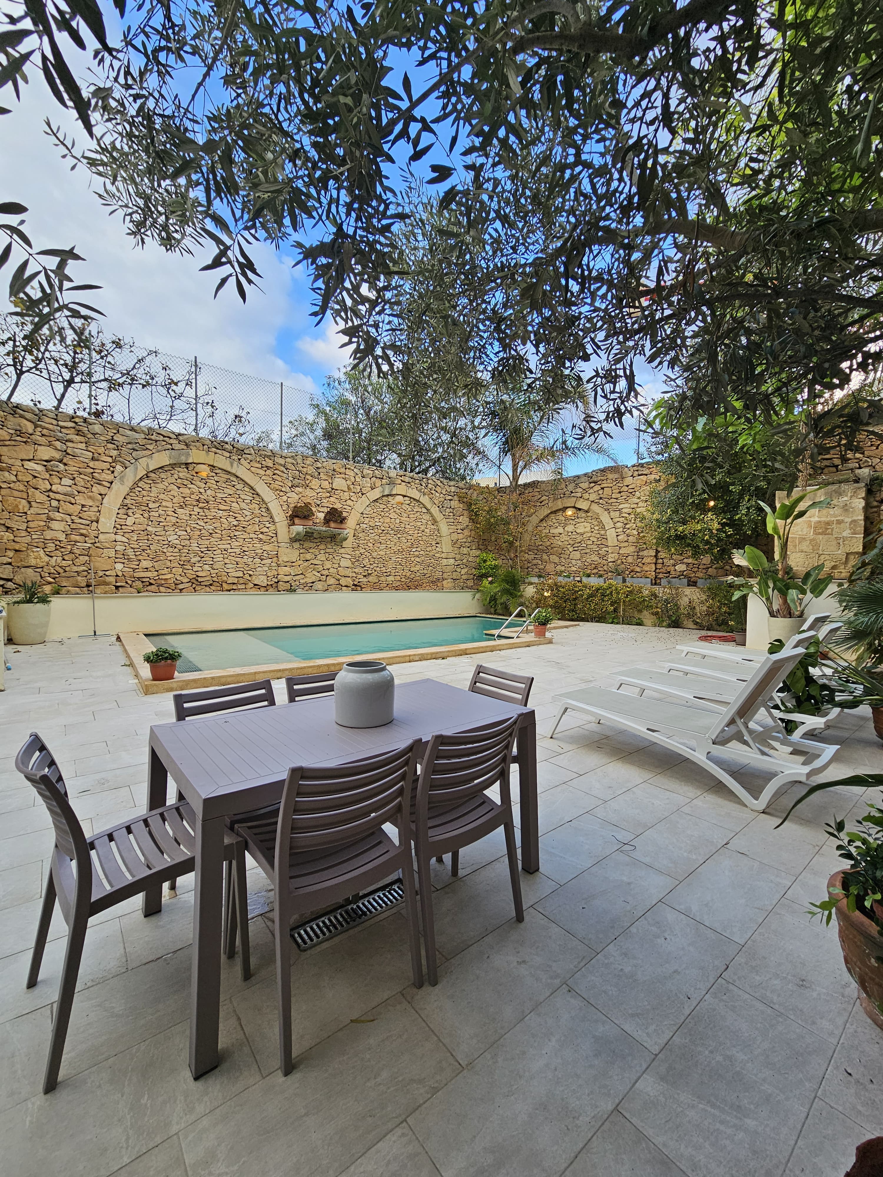 House in Birkirkara - Photo 1 of 12