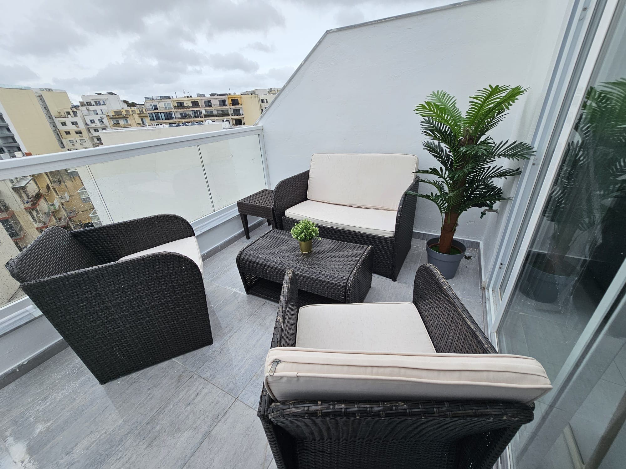 Penthouse in St. Julians - Photo 1 of 14