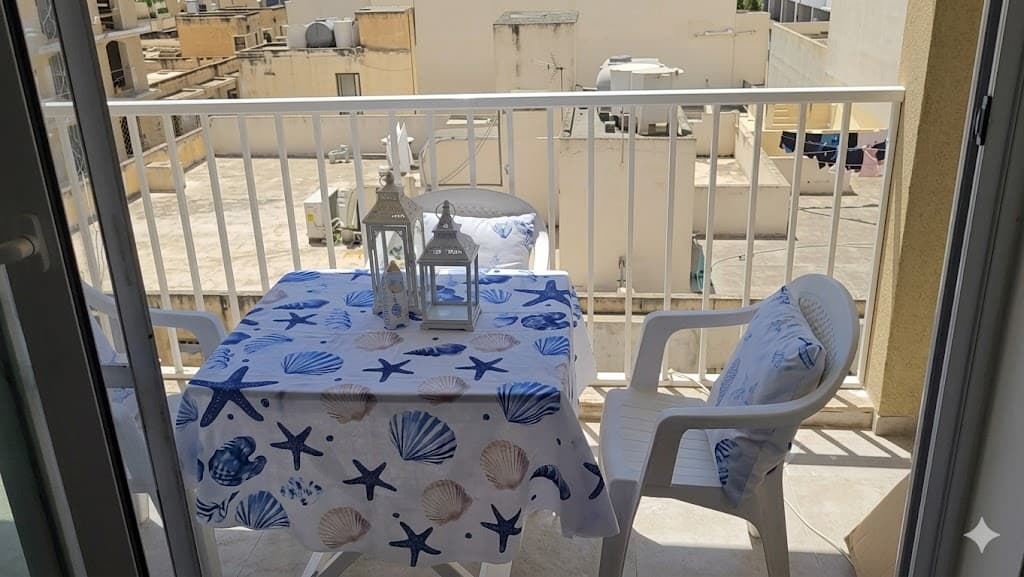 Apartment in Xlendi - Image 1