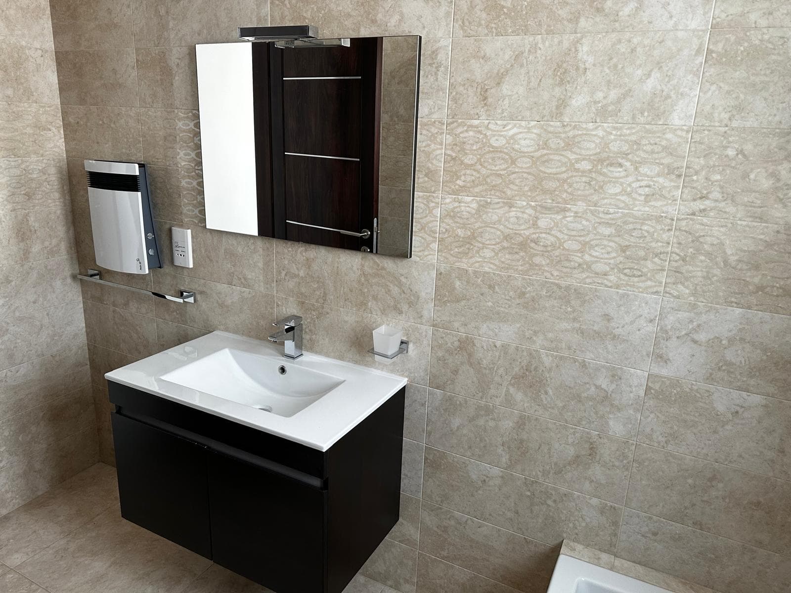 Seafront Apartment in Sliema - thumbnail 24
