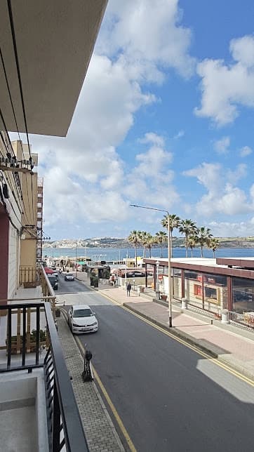 Apartment in St. Pauls Bay Seafront - Image 1