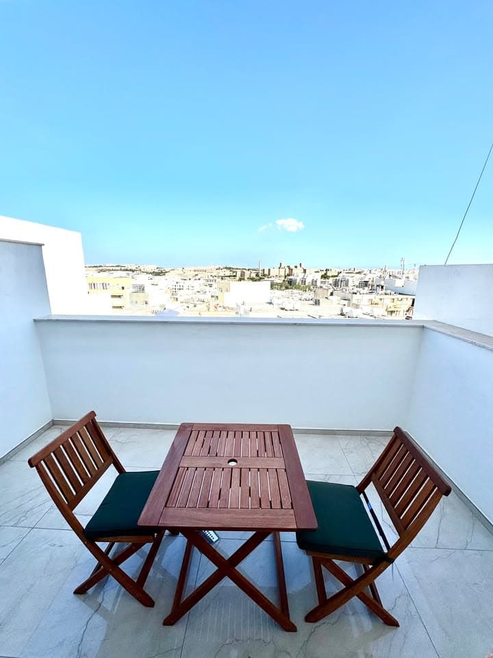 Apartment in Msida - Image 1