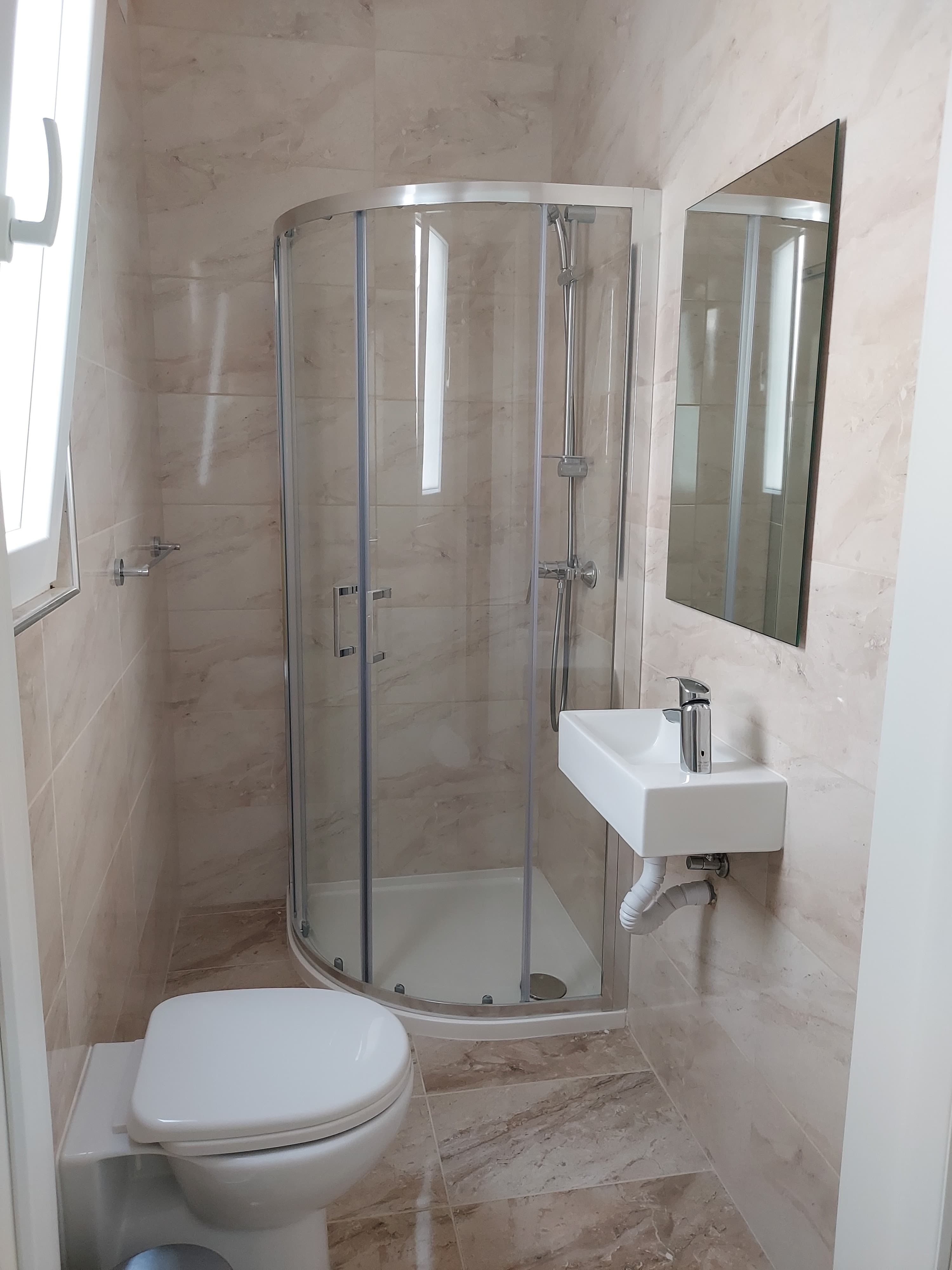Two Bedroom Penthouse with Large Terrace in Gzira - thumbnail 9