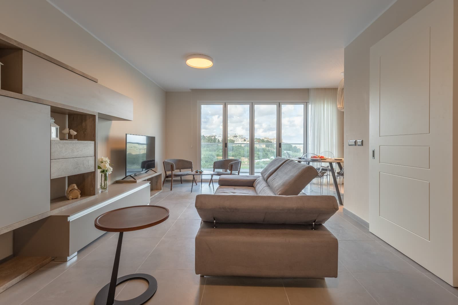Three Bedroom Apartment with Valley Views in St Julians - thumbnail 3
